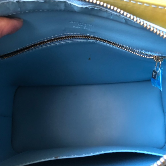 Authentic Louis Vuitton Huston Vernis bag - Picture 6 of 16